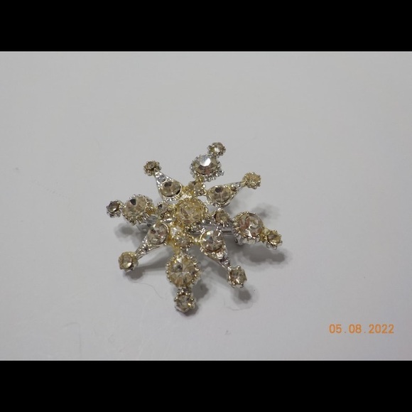 Vintage Rhinestone Star Brooch Sparkling Rare - Picture 3 of 5